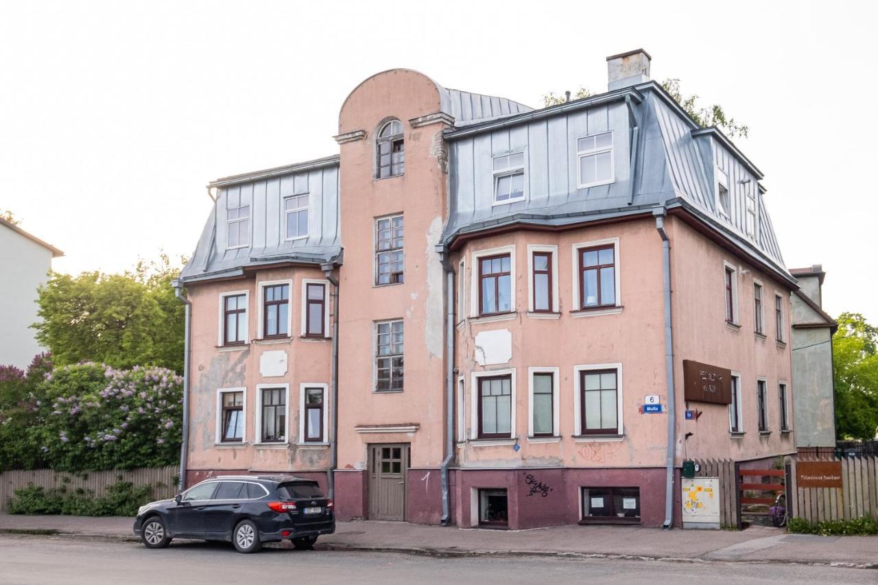 Апартамент Artists Near Telliskivi Creative Centre Талин